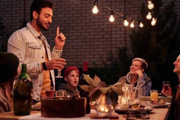Partylichterketten für Deine Gartenparty